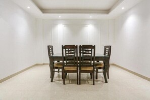 Dining - hotel aiims 20 four 7 (new delhi)