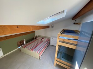 Room - Air-conditioned apartment near Mont Ventoux (Malemort-du-Comtat)
