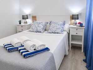 1 bedroom, iron/ironing board, Internet, bed sheets - Sun and beach in La Mata (La Mata)