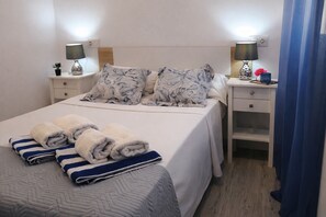 1 bedroom, iron/ironing board, Internet, bed sheets - Sun and beach in La Mata (La Mata)
