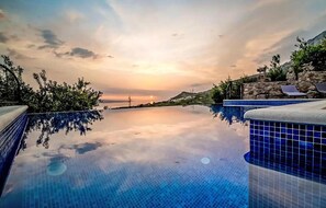 Pool - Amazing home in Makarska with sauna (Makarska)