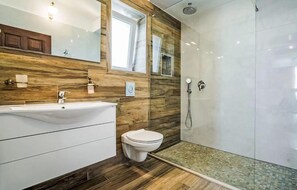 Shower, hair dryer - Amazing home in Makarska with sauna (Makarska)