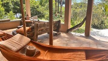 Comfort Villa, River View | Terrace/patio