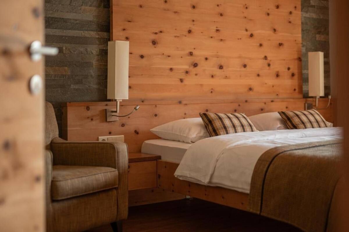 Superior Suite, Balcony, Mountain View