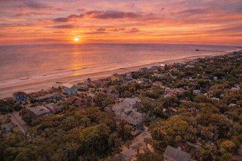 1 Block to the  Beach + Game Room + Covered Deck | East Folly | Family Tides