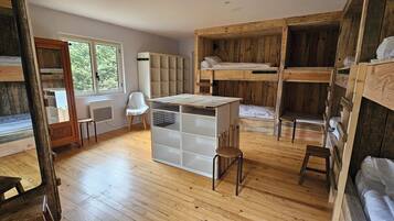 2 bedrooms, free WiFi