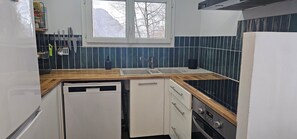 Frigorífic, microones, forn i placa de cuina 