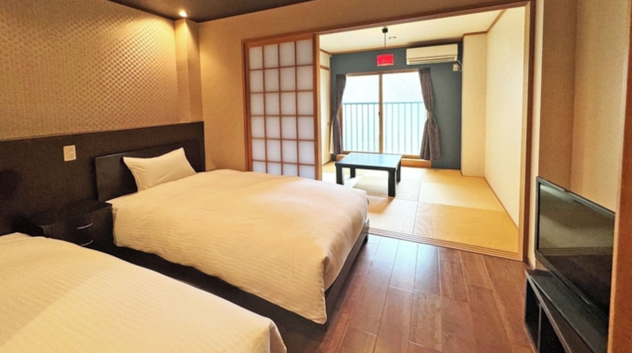 1 bedroom, desk, free WiFi, bed sheets