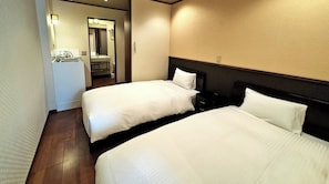 1 bedroom, desk, free WiFi, bed sheets - For 3 people 25 square meters small twin room n / Kyoto City Kyōto (Kyoto City)