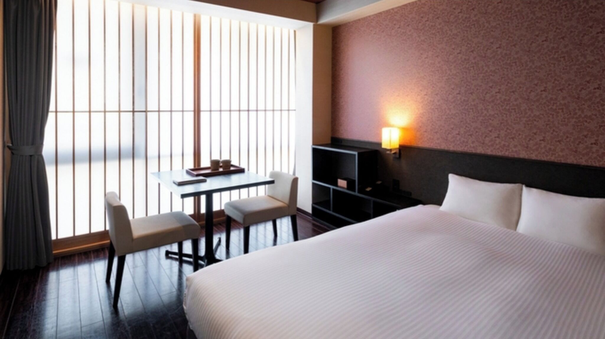 1 quarto, escrivaninha, Wi-Fi de cortesia, roupa de cama