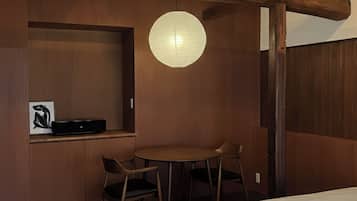 1 bedroom, desk, free WiFi, bed sheets