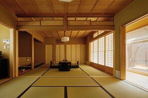 Interior - 2Min Walk from Station | Quiet Private Villa with Japanese Garden View Hasegawa / Kyoto City Kyōto (Kyoto City)