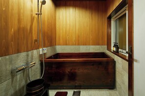 Hair dryer, towels - 2Min Walk from Station | Quiet Private Villa with Japanese Garden View Hasegawa / Kyoto City Kyōto (Kyoto City)