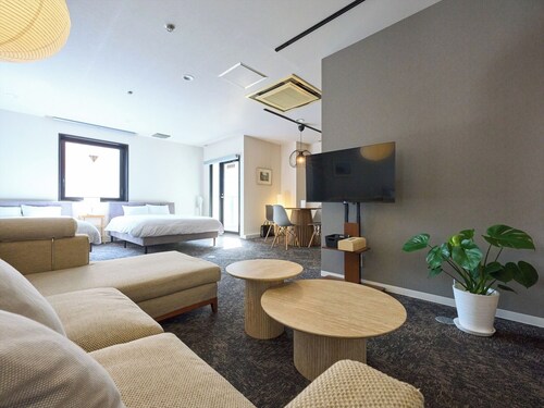 Located in the heart of Kannai this spacious one / Yokohama City Kanagawa