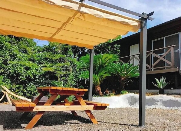 屋外ダイニングエリア