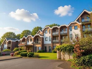 Apartamento clásico, balcón, vistas al jardín | Exterior