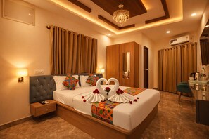 Deluxe Room, Balcony, City View - Hotel Royal Suites Outer Ring Bellandur (Bengaluru)