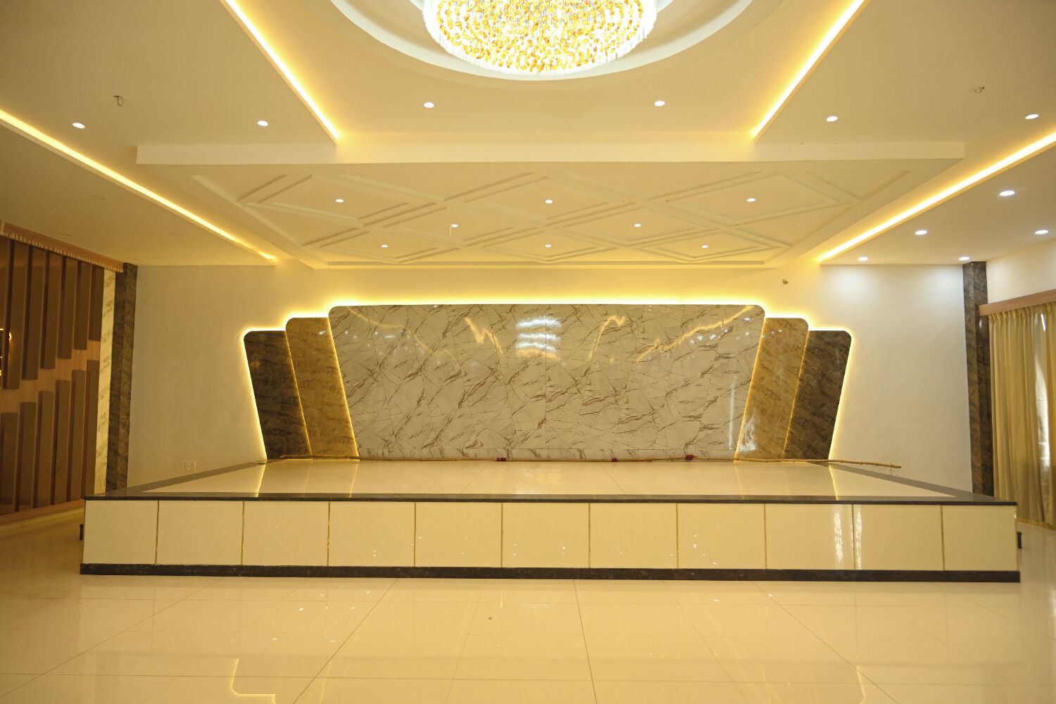 المنش أة من الداخل