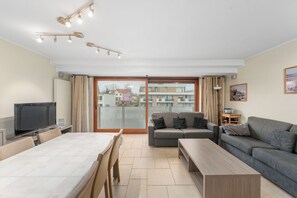 Living area - 3 bedroom accommodation in Oostduinkerke (Oostduinkerke)