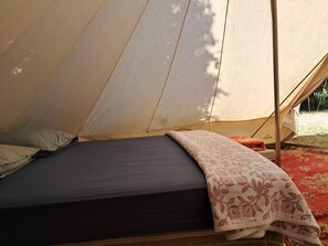 1 間睡房、可攜式嬰兒床