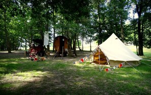 Property grounds - Inuit tent for 2 adults and 2 children, in 45 ha of unspoilt nature (Ploërdut)