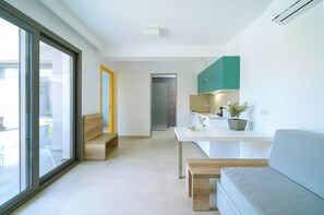 ファミリー アパートメント プールビュー | リビング エリア