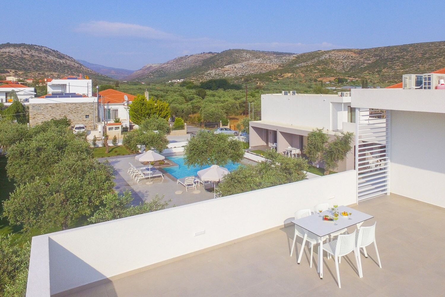Family Duplex, Pool View | Outdoor dining