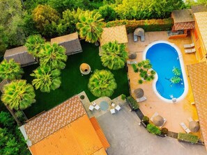 Pool - Caribbean Home Barcelona - Luxury Private Oasis (Montcada i Reixac)