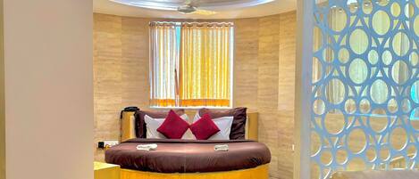 Suite, City View | Interior