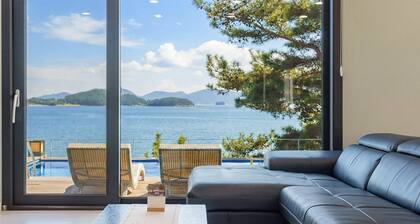 Sacheon Bireong Pool Villa