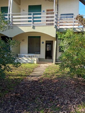 Exterior - Residence Sirotti Lido Estensi three-room villa 20m from the sea parking space (Lido degli Estensi)