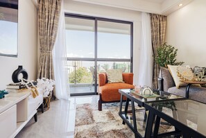 Smart TV - Charming 2-bedroom apartment in welcoming Nairobi neighborhood (Nairobi)