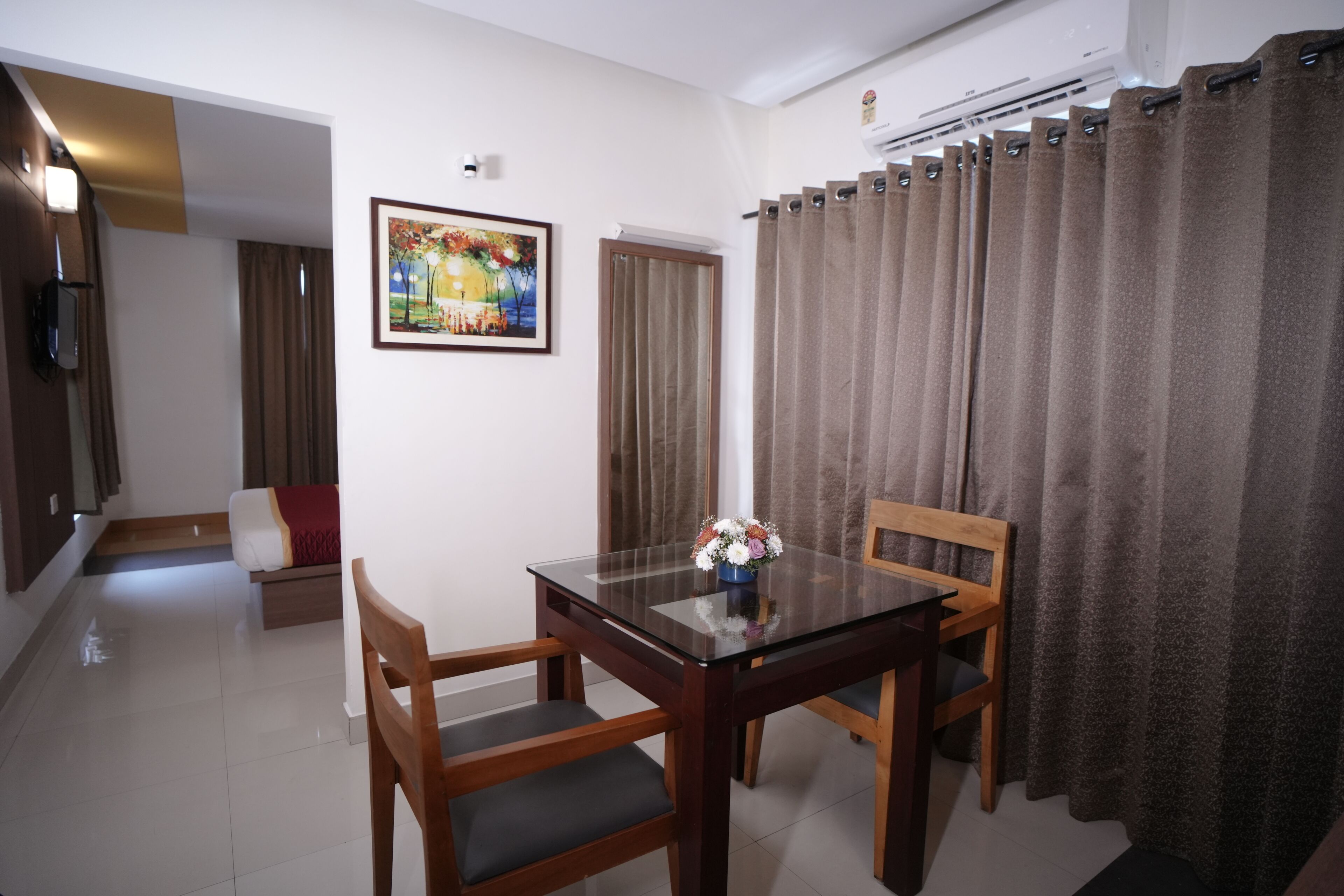 Klassieke suite, uitzicht op de stad | Dineren