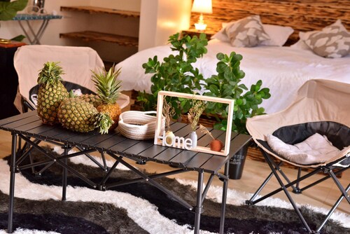 Serene Executive Studio in Kinubi – Wi-Fi, Kitchenette, Smart TV and lounge