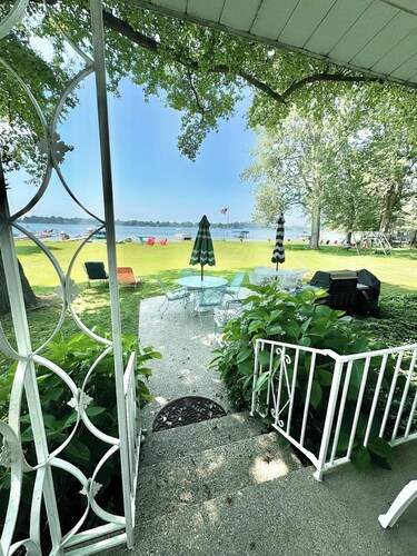 Mid Century Hutchins Lake Retreat - Fam-Friendly!