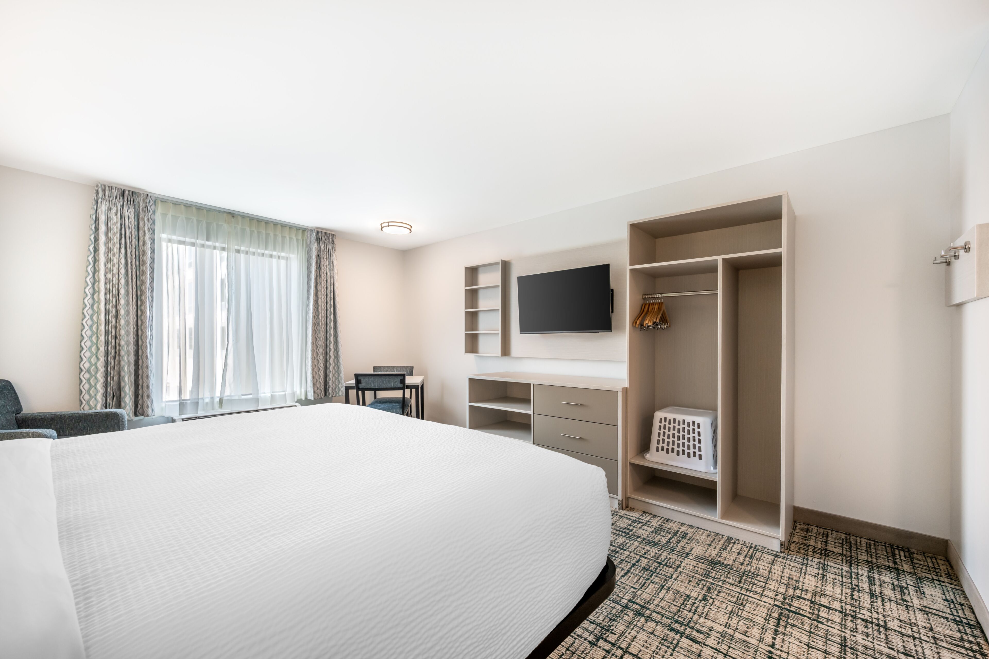 Suite, 1 King Bed, Non Smoking | Free WiFi