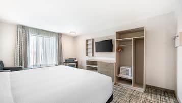 Suite, 1 King Bed, Non Smoking | Free WiFi