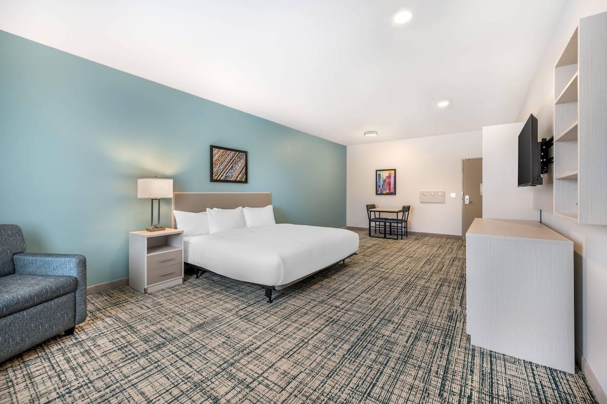Suite, 1 King-Bett, barrierefrei, Nichtraucher | Kostenloses WLAN