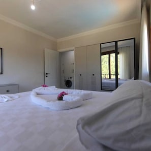 Villa, Mountain View