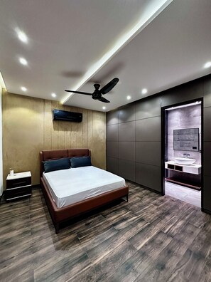 4 bedrooms, iron/ironing board, Internet, bed sheets - Modern Luxury, Entire House 4-Bedrooms in DHA (Lahore)