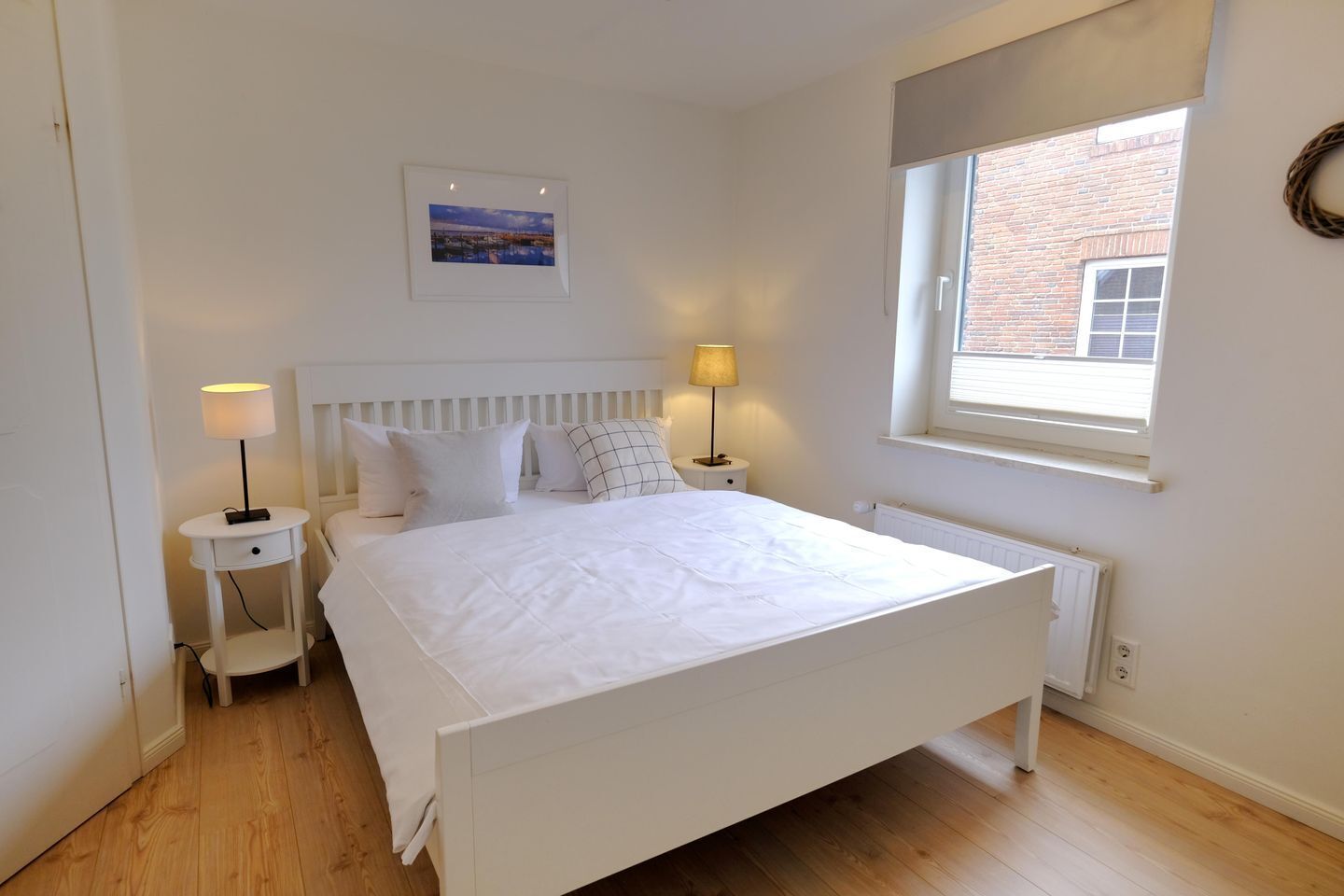 5 bedrooms, iron/ironing board, WiFi, bed sheets