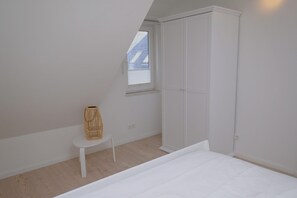 5 bedrooms, iron/ironing board, WiFi, bed sheets - Mattis Hüs - Quietly situated semi-detached house Mattis Hüs. With garden and (Sylt)