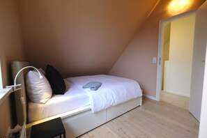 Luokittelematon kuva, 5 kautta 32, painike