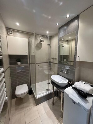 Comfort Apartment | Bathroom - Lumina apart with balcony in Warsaw (Warsaw)