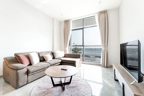 Free housekeeping visits during your stay - StayShort - Modern 2BR Retreat in Dubai South for 6