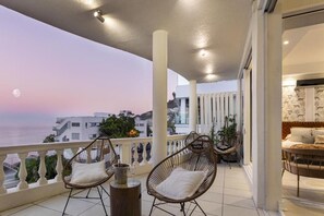Terrace/patio - Clifton Beachfront Duo Apartment (Cape Town)