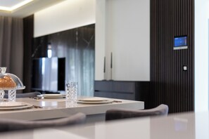 Dining - Ocean Luxe Apartment (Split)