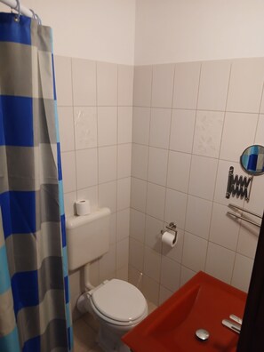 Bathroom - Hid Hotel (Budapest)