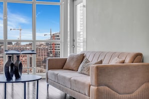 Family Suite, Lake View | Living area - The Noble Stay - Free Parking (Toronto)