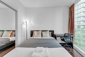 Family Suite, Lake View - The Noble Stay - Free Parking (Toronto)